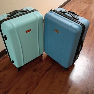Jessica Simpson Set of Blue and Teal Suitcases